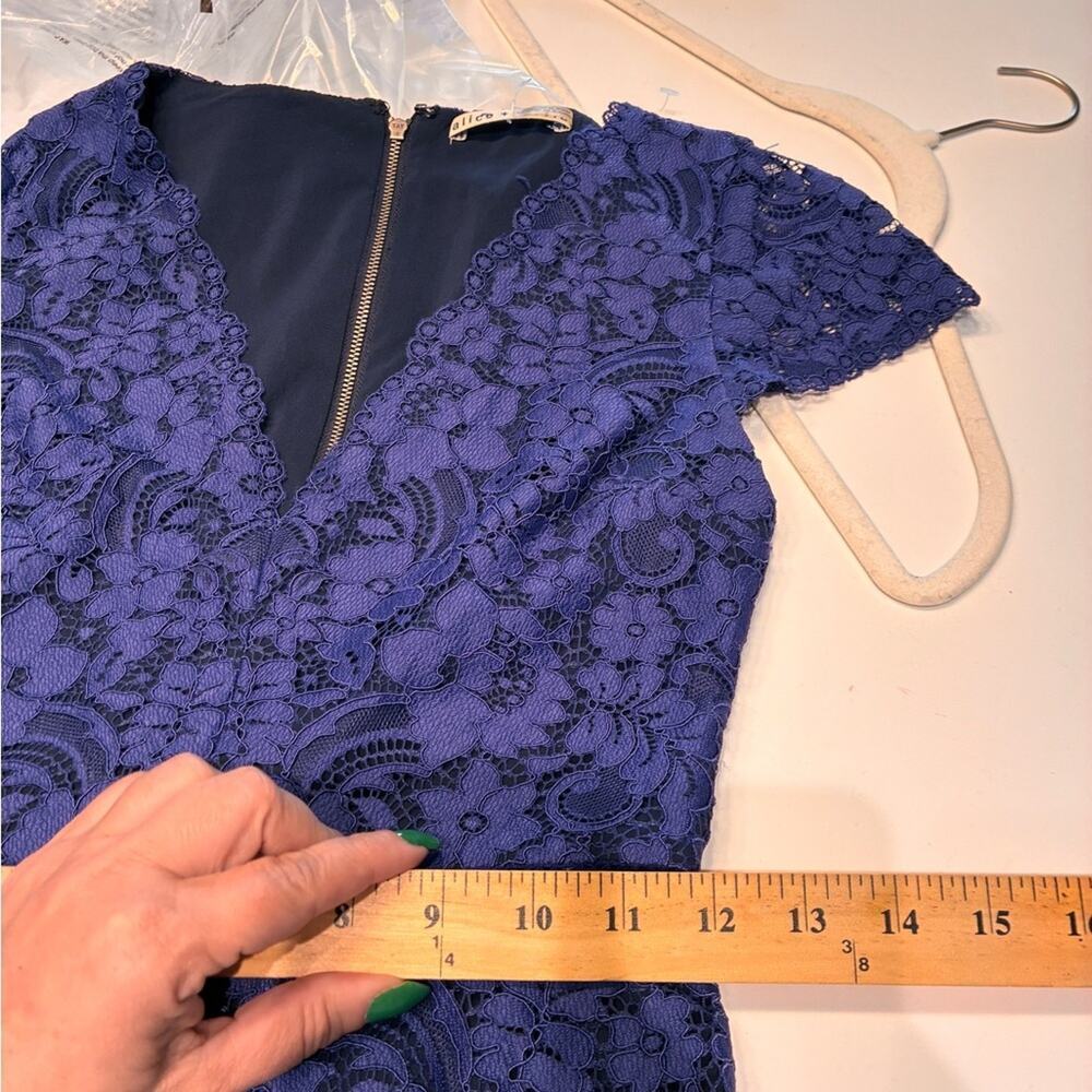 Alice + Olivia Navy Blue Lace Mariam Wise Leg Jumpsuit Sz 0 - Picture 9 of 11